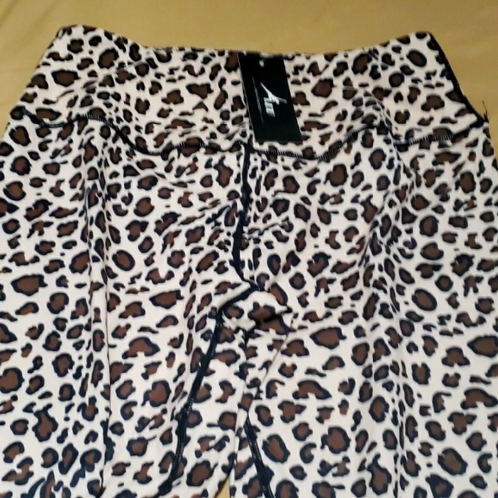 AUU Leggings
